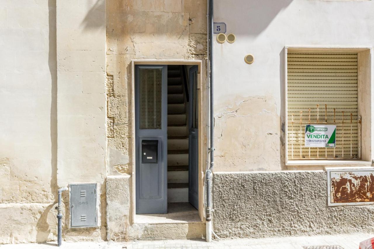 Lecce Center Charming Flat With Terrace Apartment Exterior photo