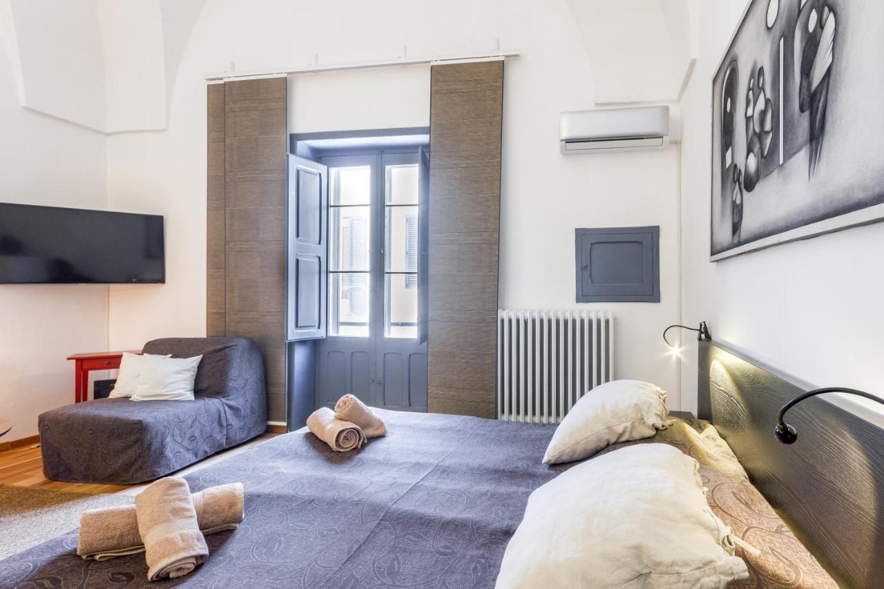 Lecce Center Charming Flat With Terrace Apartment Exterior photo