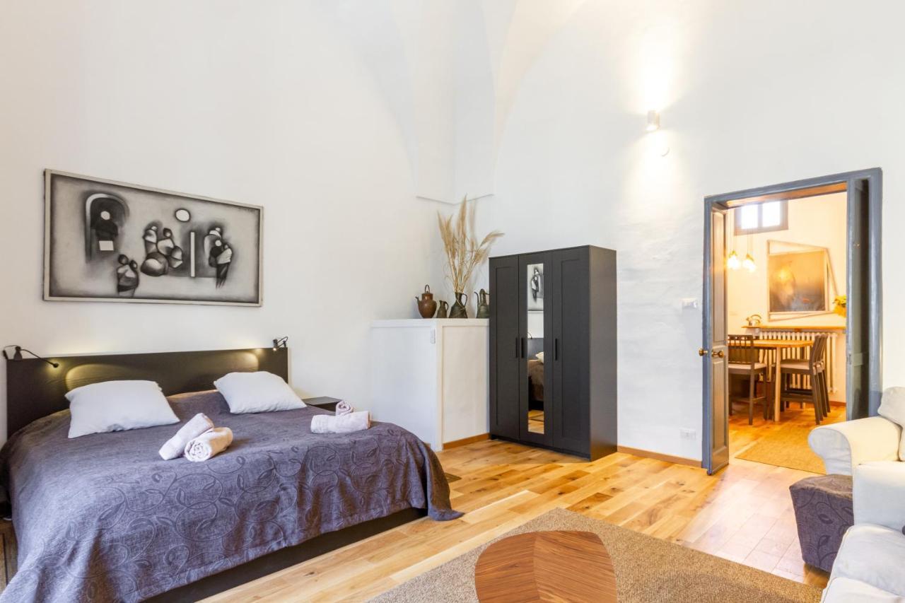 Lecce Center Charming Flat With Terrace Apartment Exterior photo