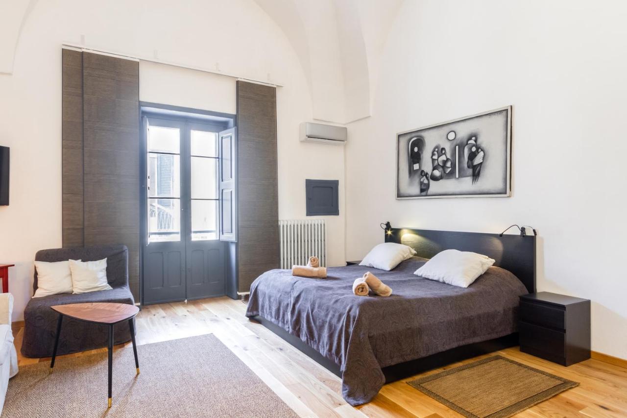 Lecce Center Charming Flat With Terrace Apartment Exterior photo