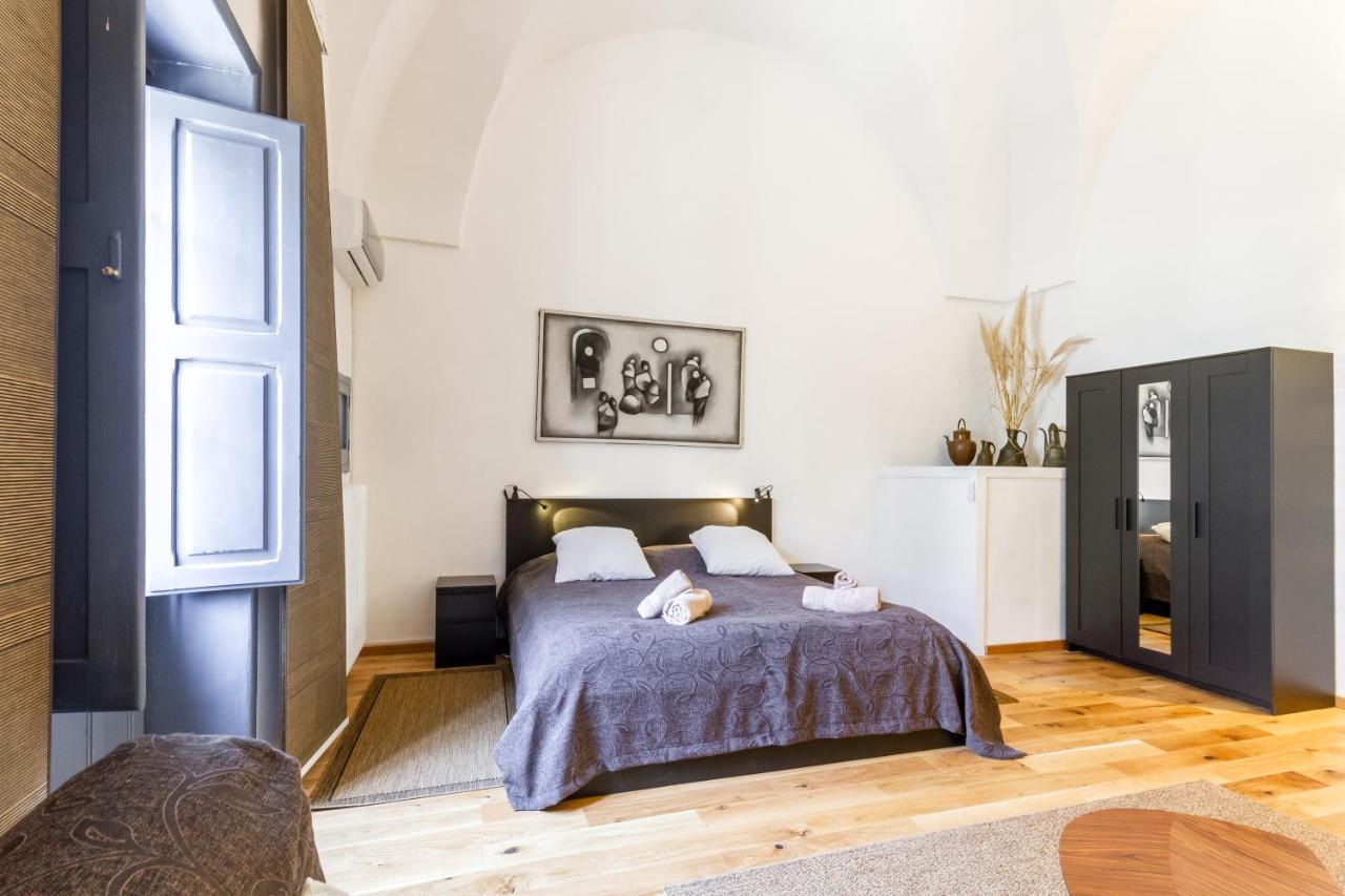 Lecce Center Charming Flat With Terrace Apartment Exterior photo